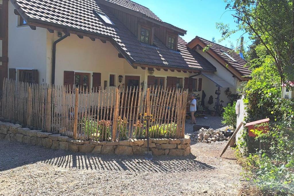 Gemuetliche Waldrandlage In Badenweiler Sehringen Ferienwohnung エクステリア 写真